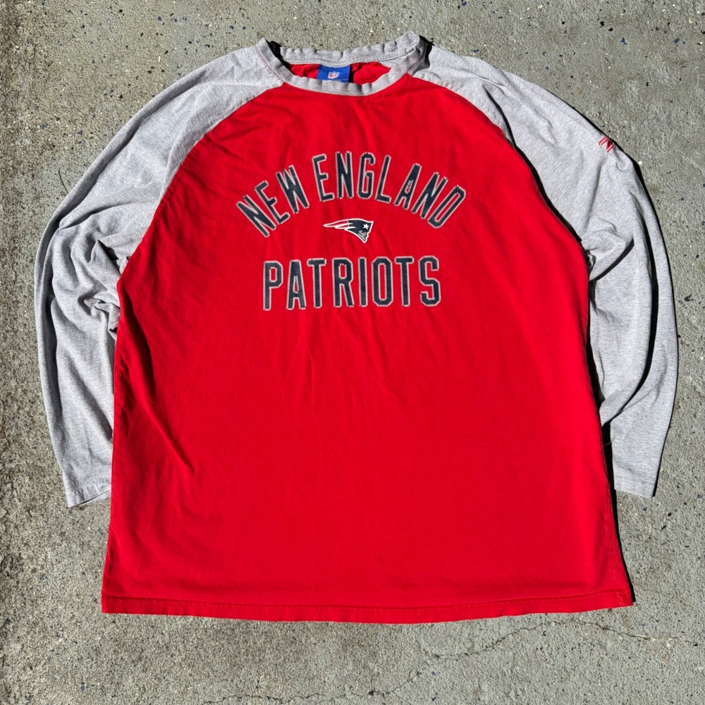 Reebok NFL New England Patriots Long Sleeve Raglan Shirt Red Grey Mens XL